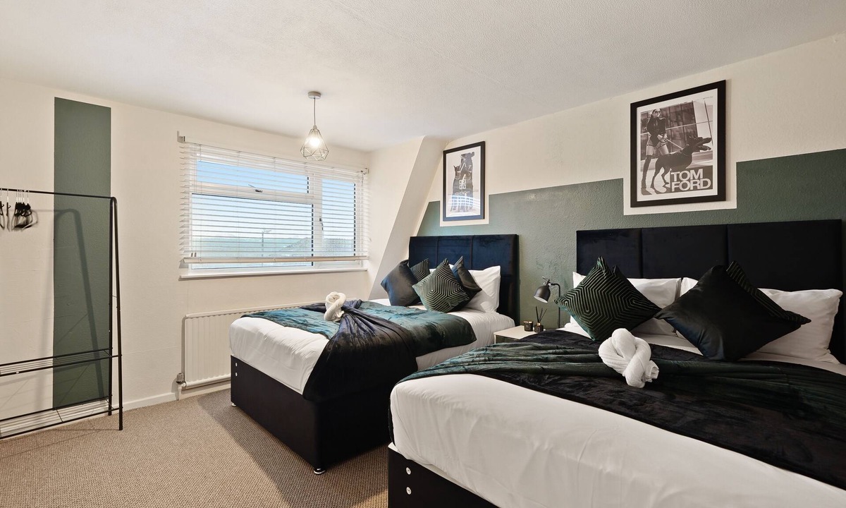 Belluton House | Stylish Abode with Games Room