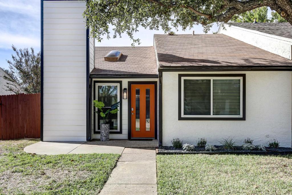 Allen House | Stylish Allen Home near Watters Creek Village