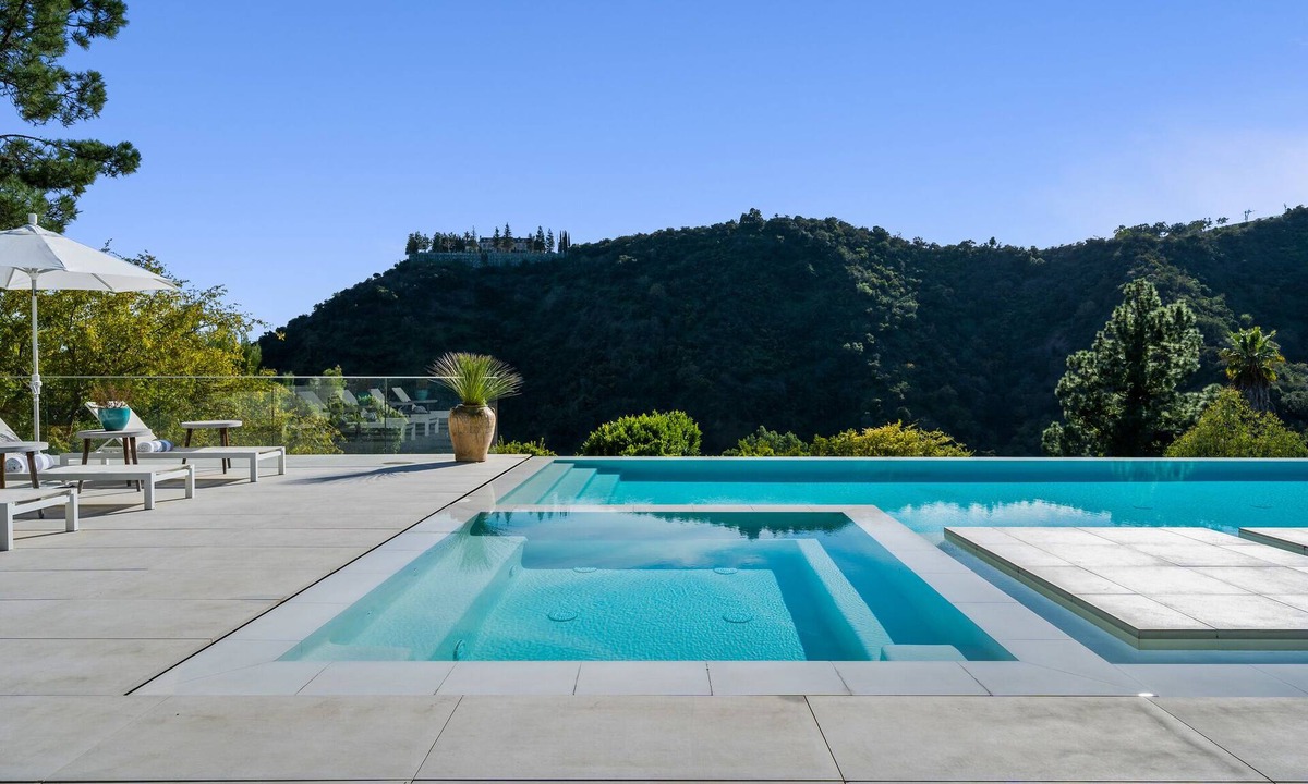 Beverly Glen Villa | Stylish and Sophisticated Beverly Hills Gem