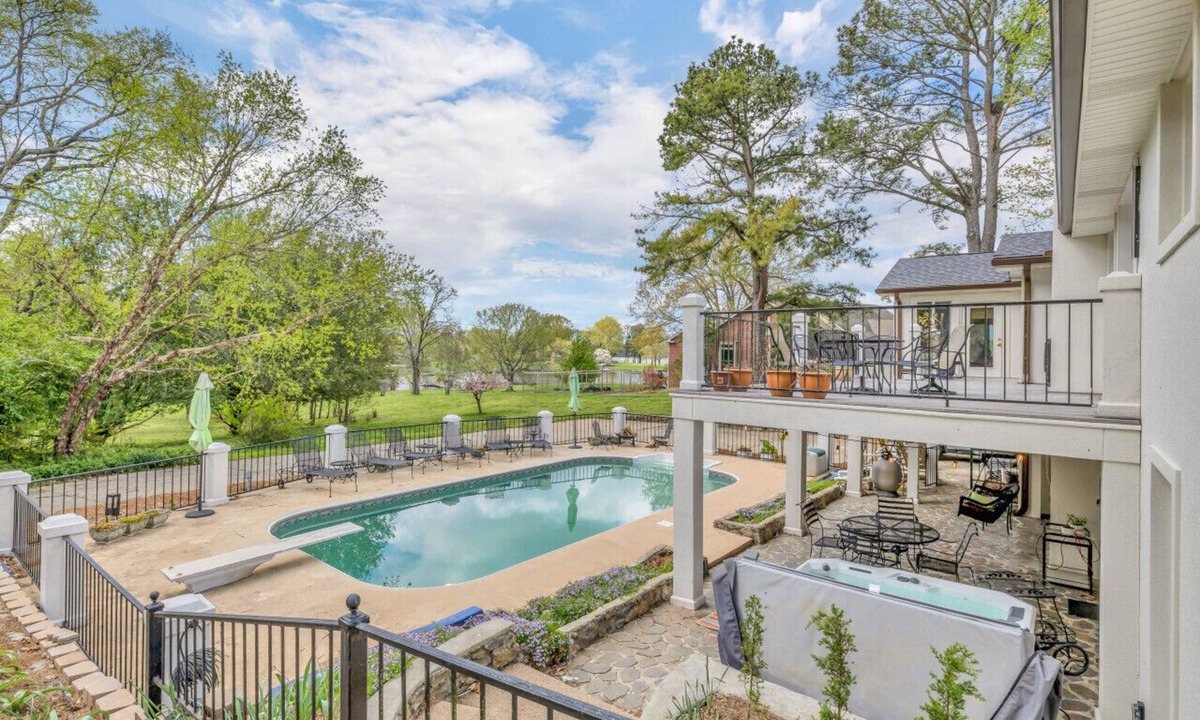 Hendersonville House | Stylish and spacious with pool, hot tub, and lakefront