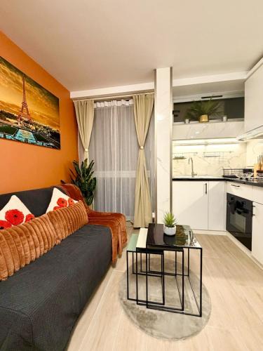 Croulebarbe Apartment | Stylish Apartment in Paris Center Metro 6 Glacière & M7 Les Gobelins