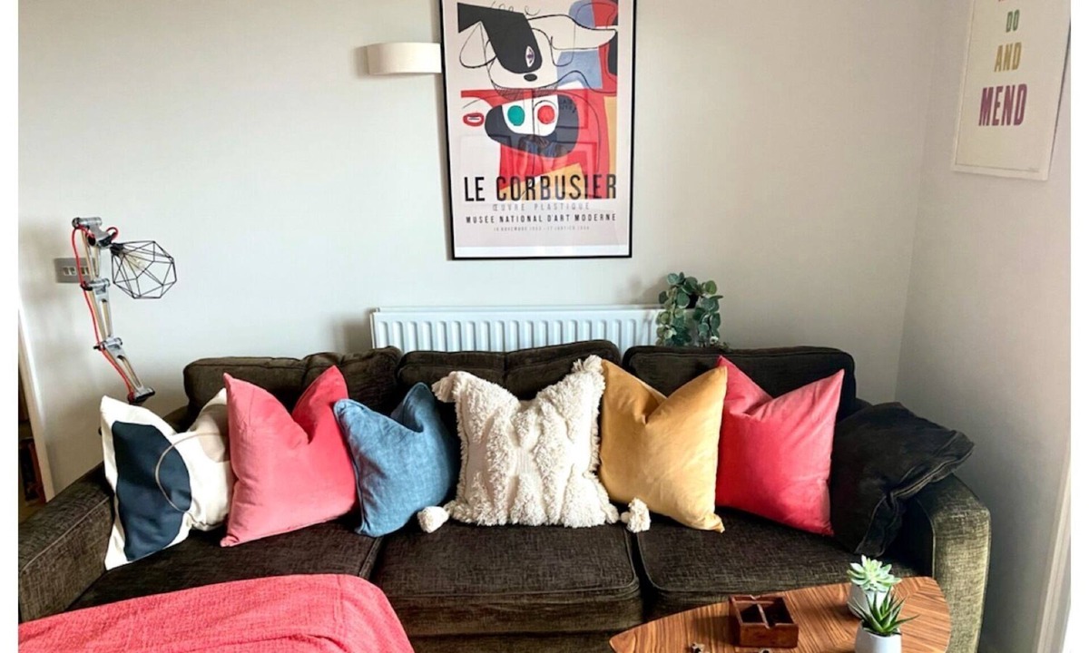 Walpole Apartment | Stylish Apartment With a View in Leafy Ealing