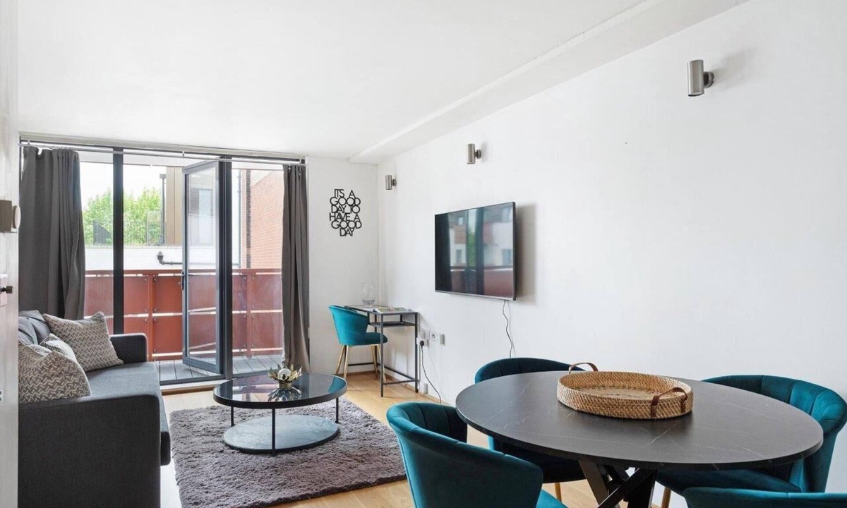 North Kensington Apartment | Stylish apartment with underground parking