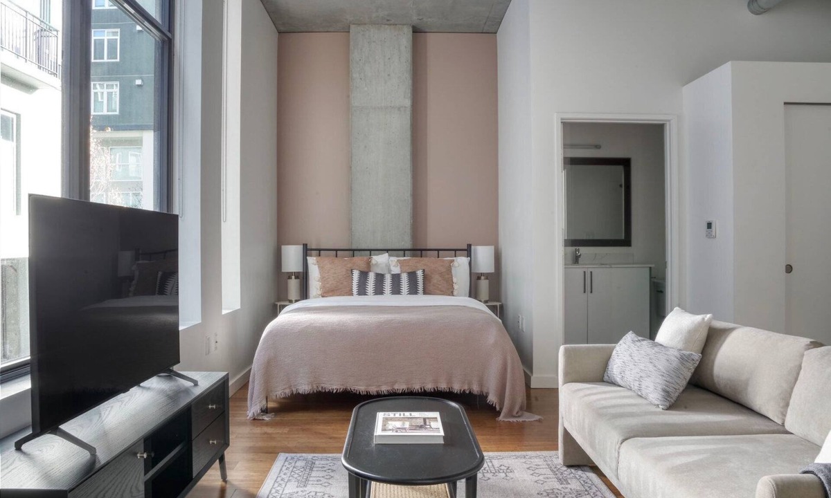 Belltown Apartment | Stylish Bell Town Studio w/Garden & Gym, nr Restaurants, by Blueground