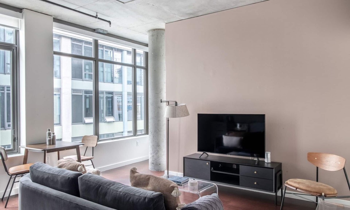 Belltown Apartment | Stylish Belltown 1BR w/Gym, nr park, by Blueground