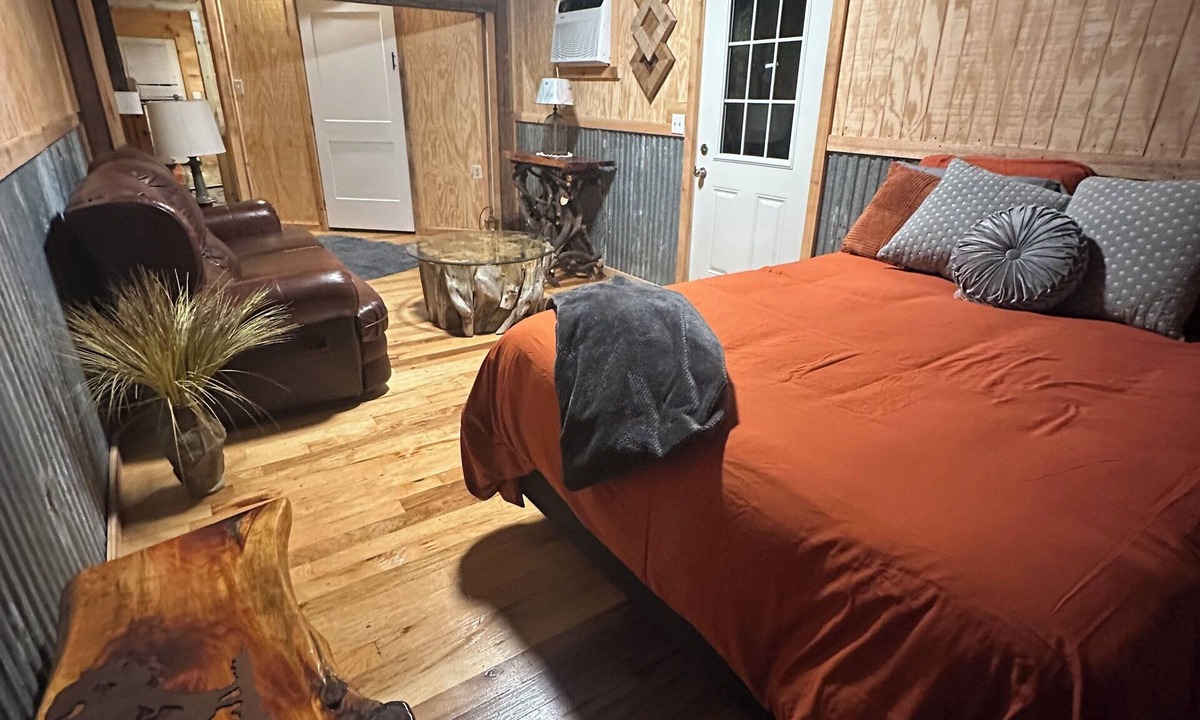Winona Cabin | Stylish Cabin With Direct Access to Brimstone Trails. Plenty of Parking Space
