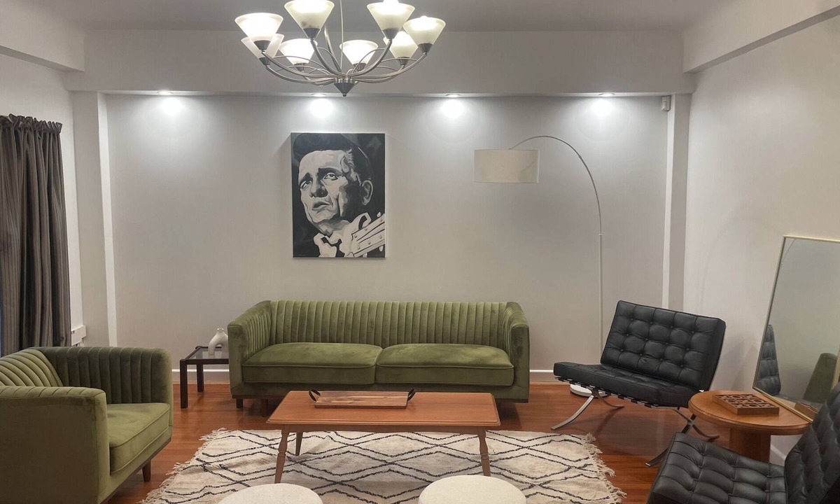 Hamilton Apartment | Stylish CBD apartment with stunning river views