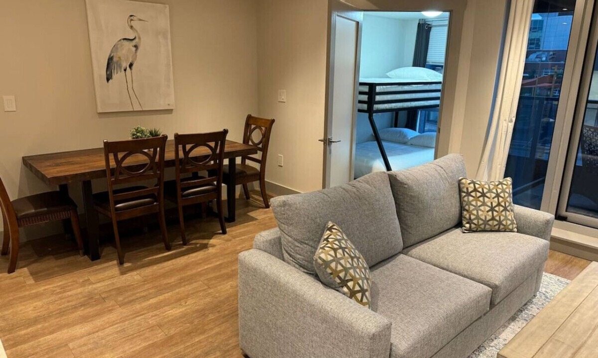 Downtown Halifax Apartment | Stylish central two bed, parking