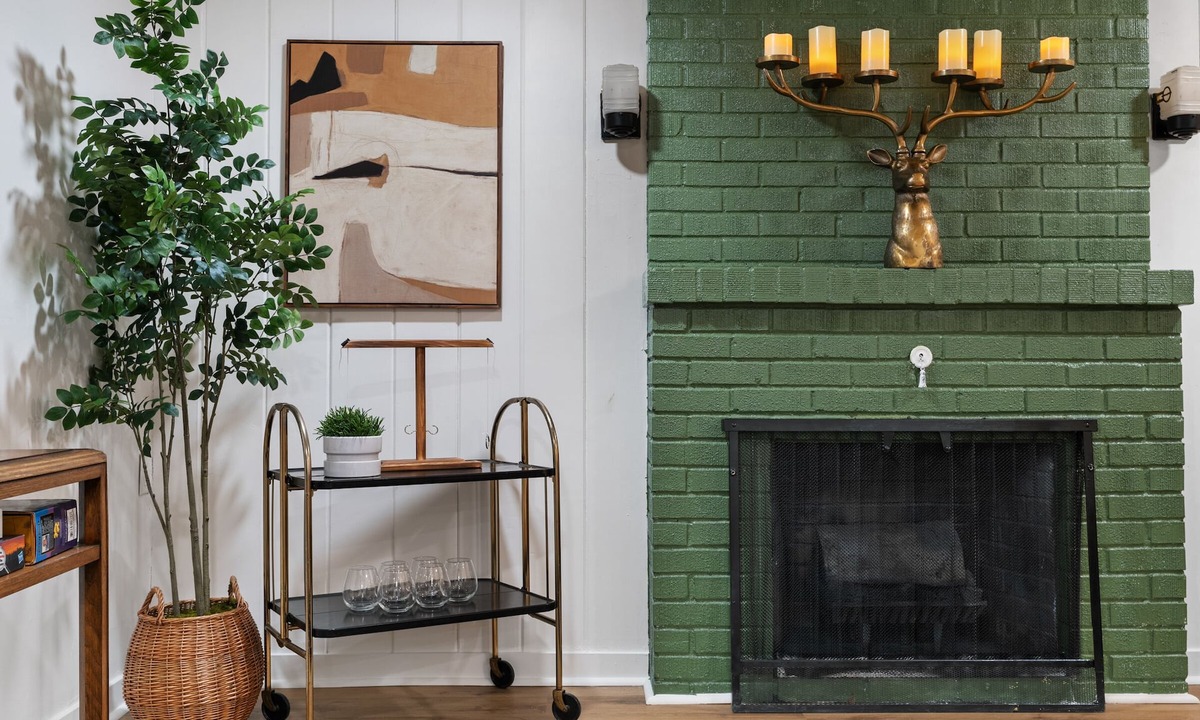 Camas Apartment | Stylish & Charming Apartment Near Camas Waterfront