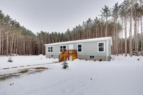 Chetek House | Stylish Chetek Hideaway w/Lake + Dock Access!