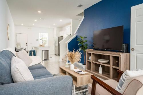 Baymeadows House | Stylish & Chic 2BR Townhome | Close 2 Bch.