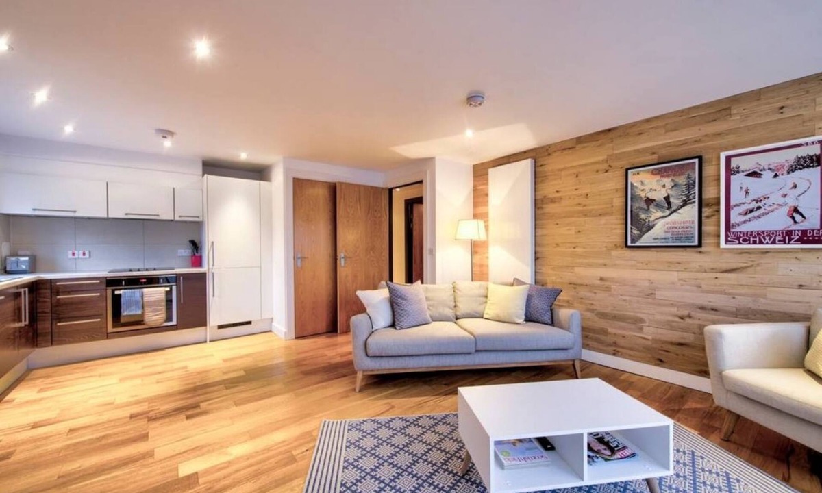 Bonnington Apartment | Stylish City Centre Apartment for Two