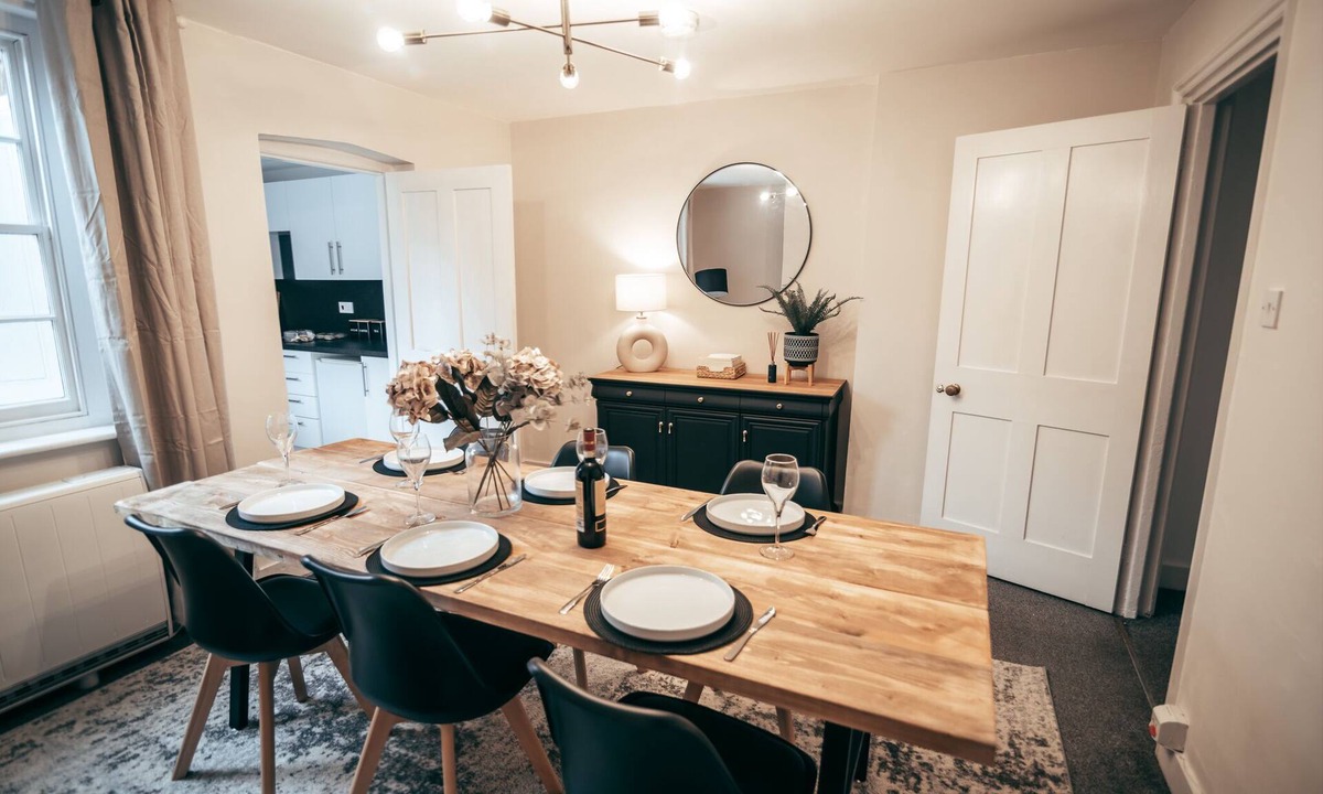 Canterbury House | Stylish city centre hideaway