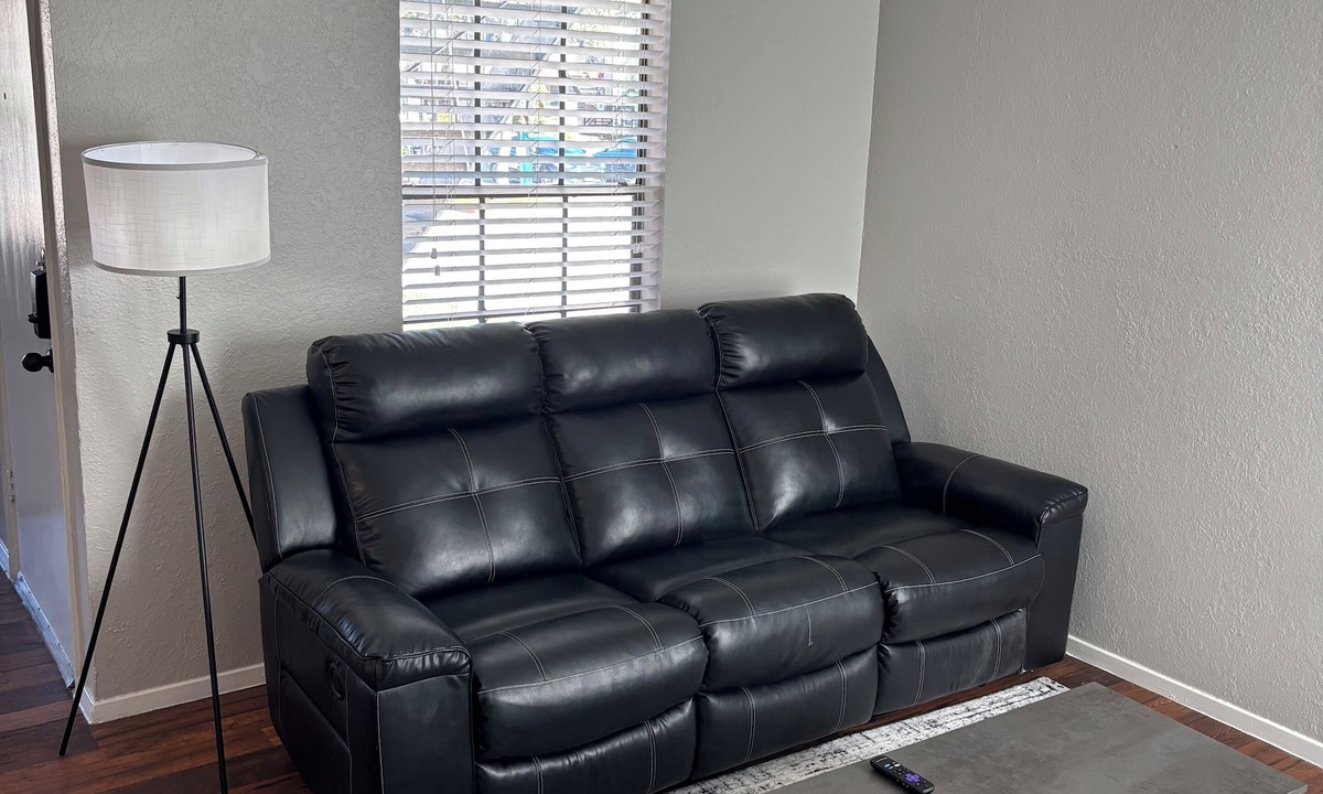 North Arlington Apartment | Stylish Comfort in Arlington’s Entertainment District!
