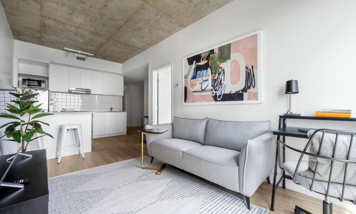 Downtown Montreal Apartment | Stylish Comfort in Downtown Montreal