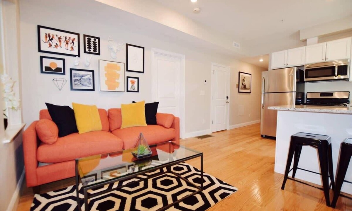 Highland Park Condo | Stylish, Comfortable Luxury | Near T