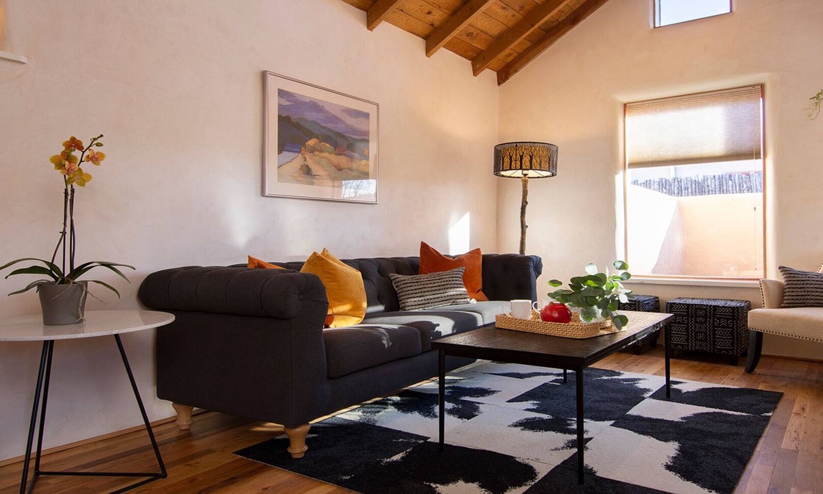 Santa Fe Condo | Stylish Condo in Trendy Baca Railyard District-A/C~PET FRIENDLY