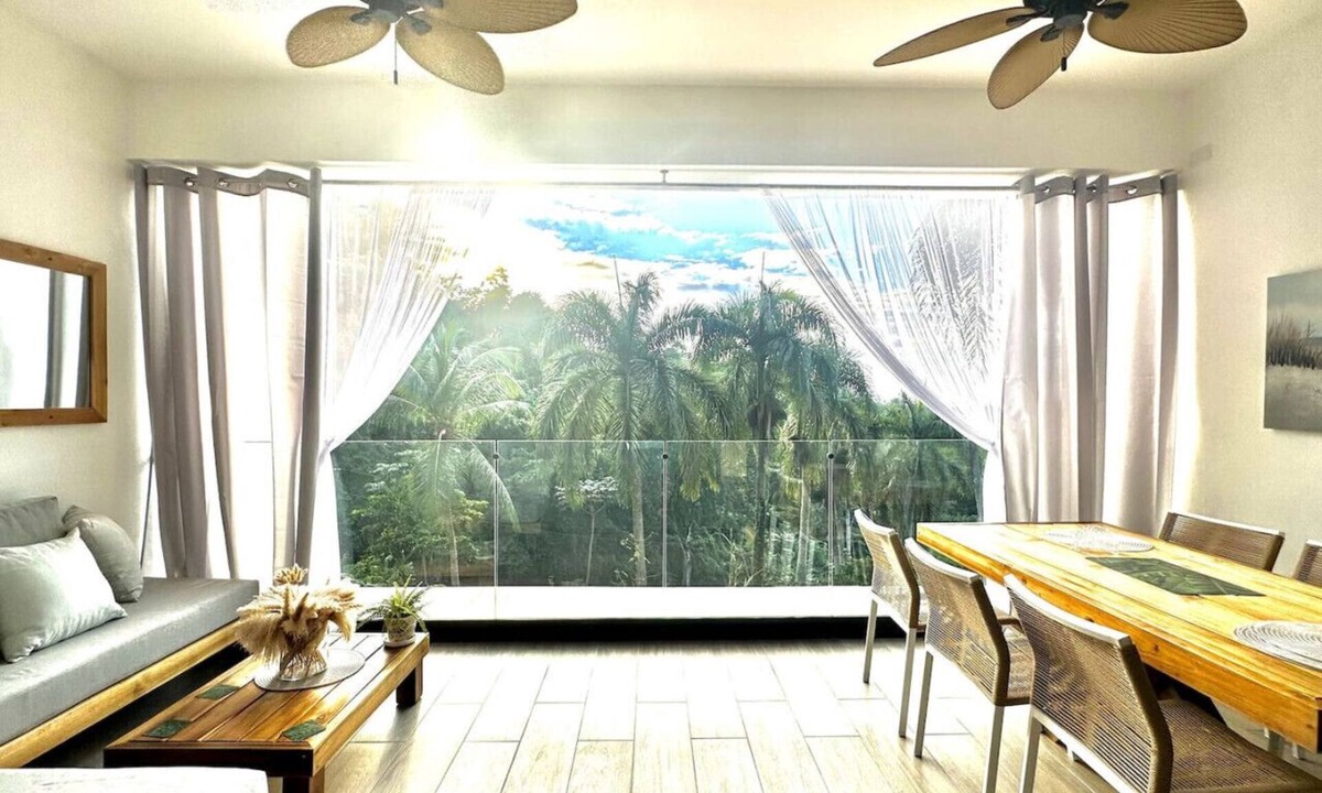 La Ceiba Apartment | Stylish Condo with TreeTops and Ocean Views