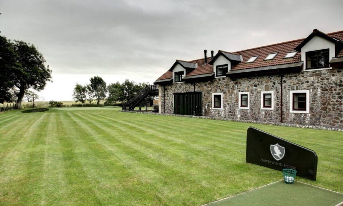 Radernie Villa | Stylish Countryside Escape With Hydro Spa