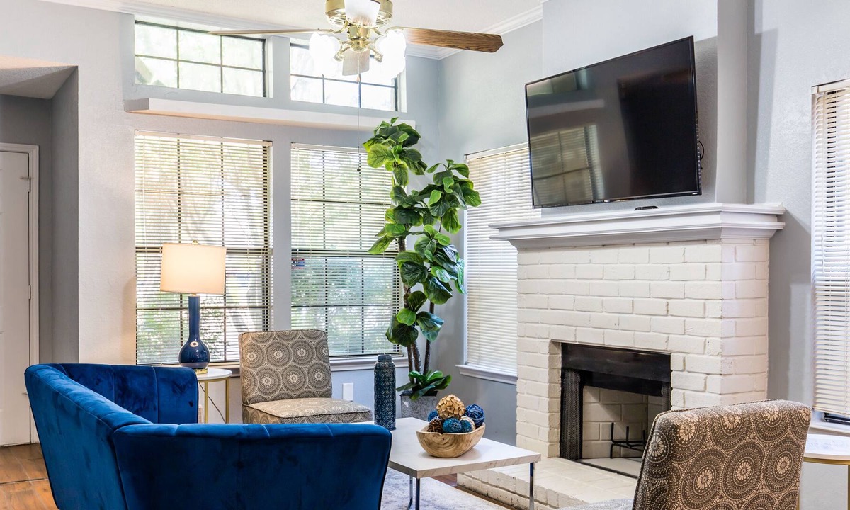 Buckner Terrace - Everglade Park House | Stylish Dallas Home - 10 minutes to Downtown!