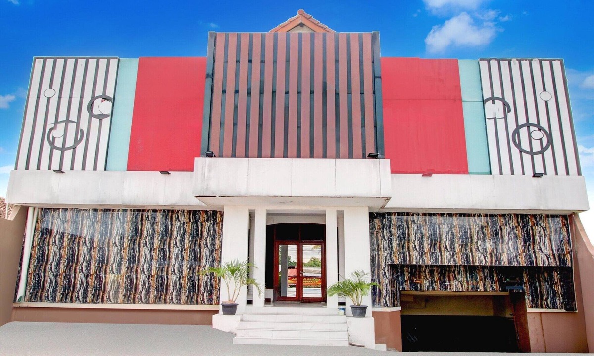 Depok House | Stylish DBL Suite Escape W/Free WiFi and Parking