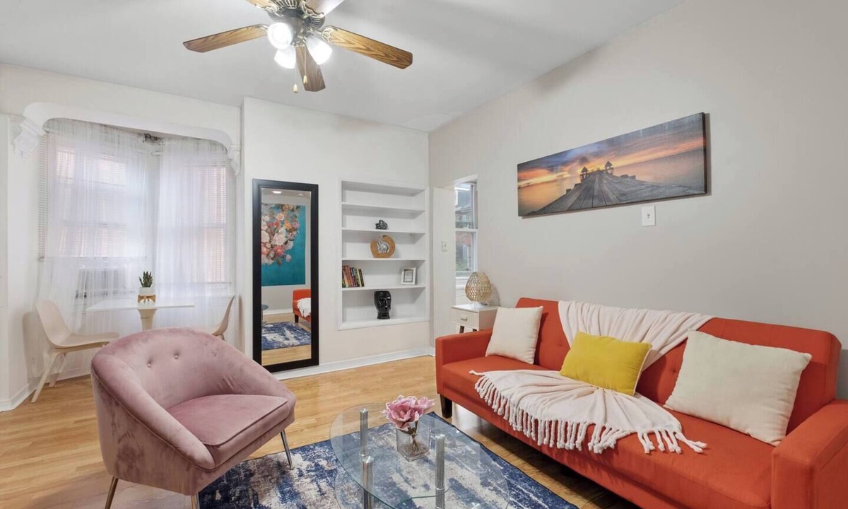 Gayborhood Apartment | Stylish Deluxe City Flat