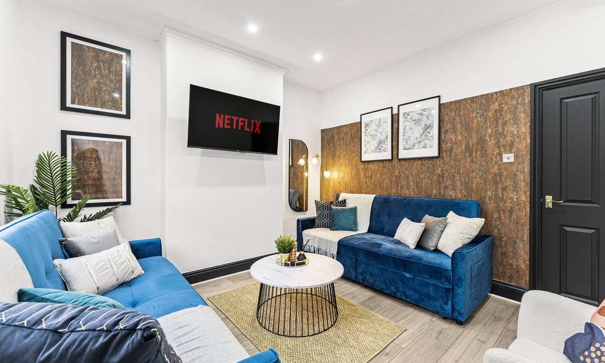 Leeds House | Stylish Designer 4 bed with Free Parking