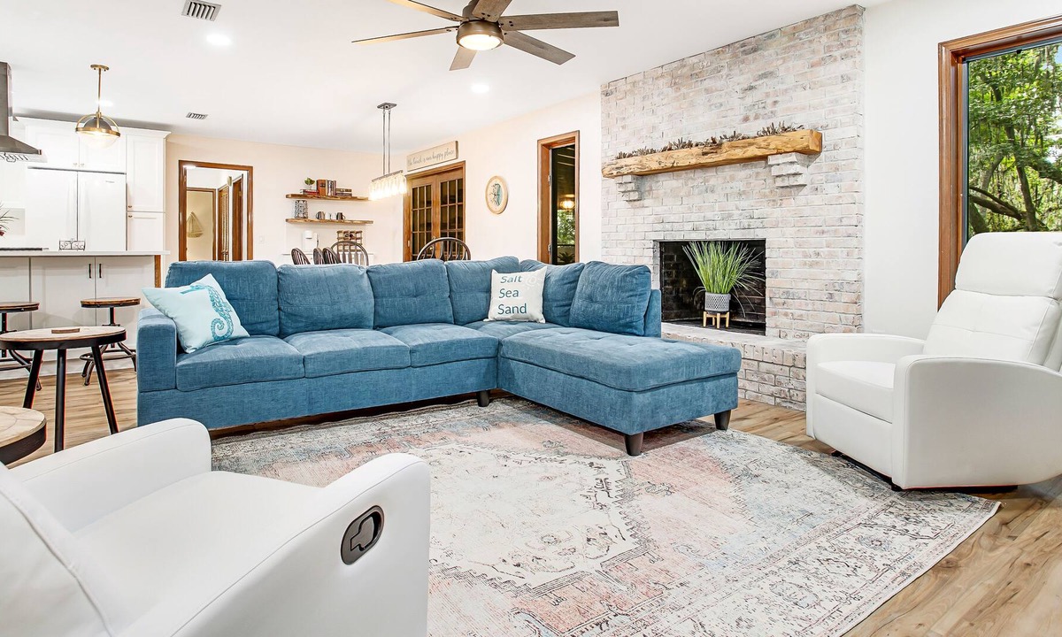 Amelia City House | Stylish, dog & snowbird-friendly home with a washer/dryer, firepit, deck, AC