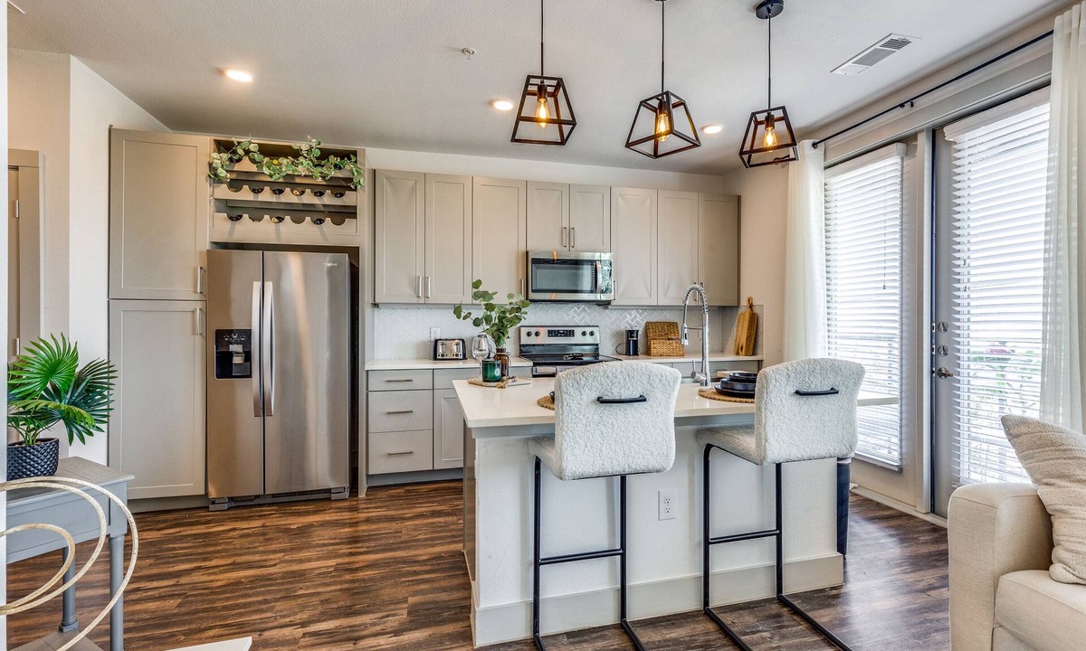 Fort Worth Apartment | Stylish Downtown Fort Worth Studio with Balcony Views Just For You