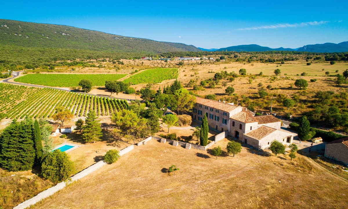 Brissac Apartment | Stylish duplex on an award-winning vineyard; shared pool; close to the Cevennes