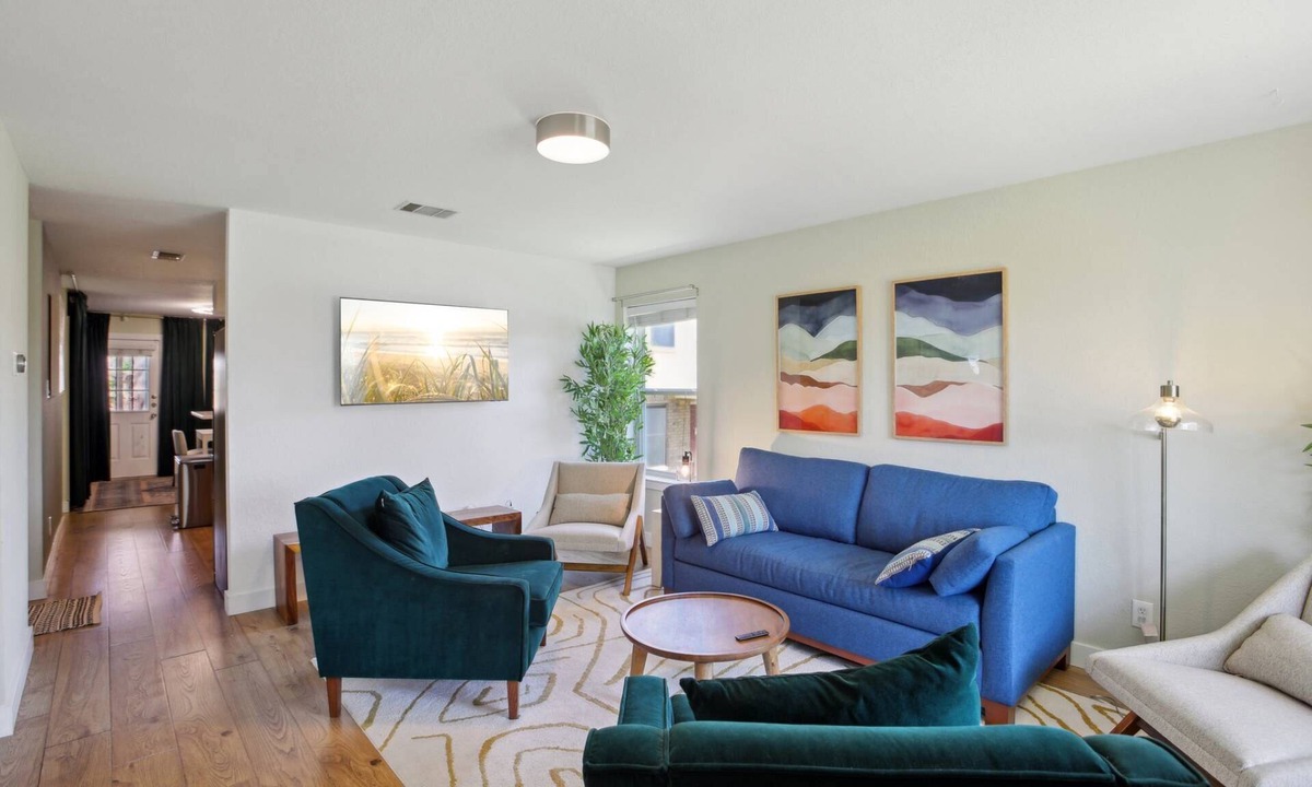 Blackshear-Prospect Hill House | Stylish East Austin Home, Walk to Restaurants, Large Backyard with Screened-In Patio and BBQ