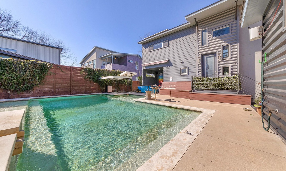 MLK House | Stylish East Austin Resort-style property: 5/3 main house with a 2/2 guest house