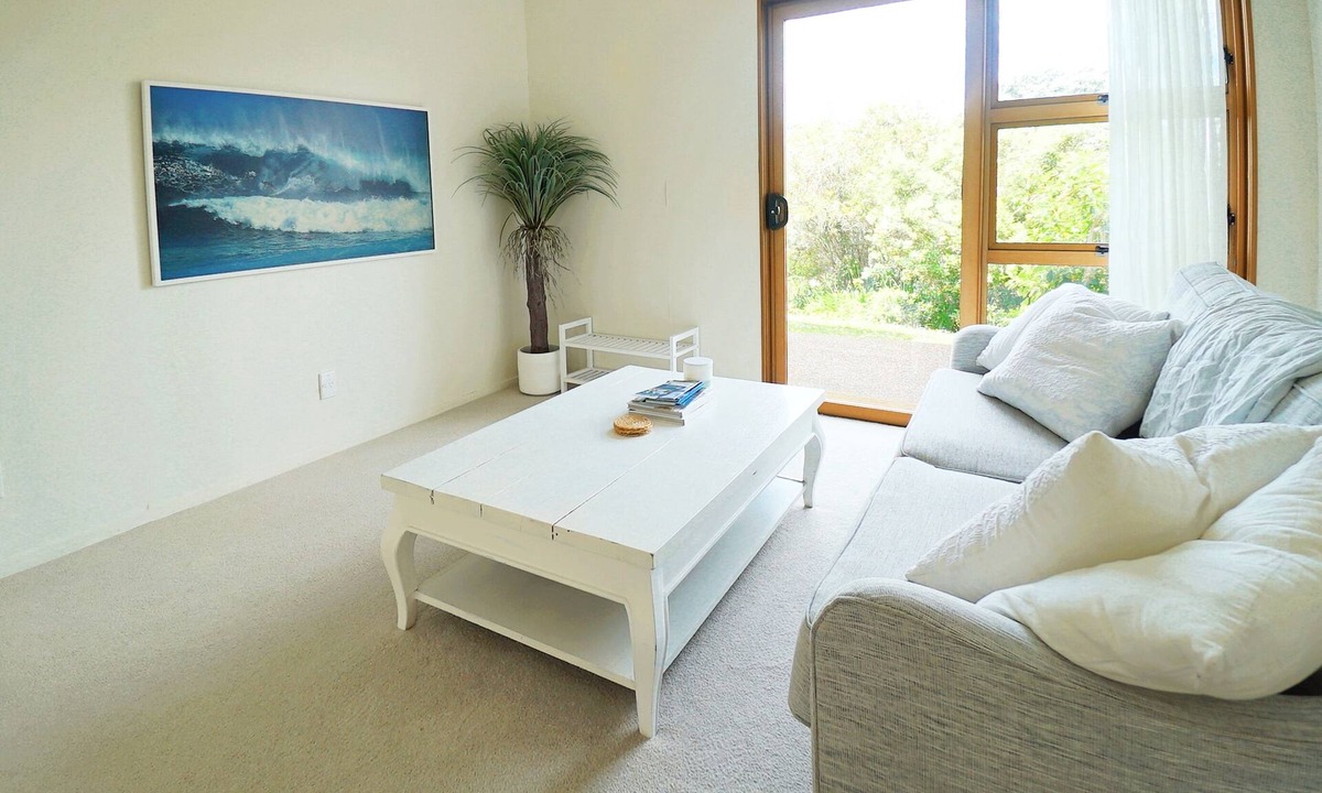 Browns Bay House | Stylish Flat 2 Mins Walk To Beach
