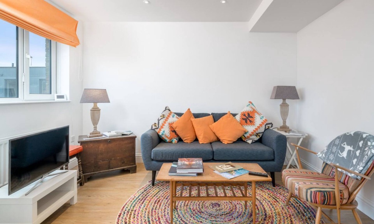 Chaucer Apartment | Stylish flat between London Bridge & Tower Bridge