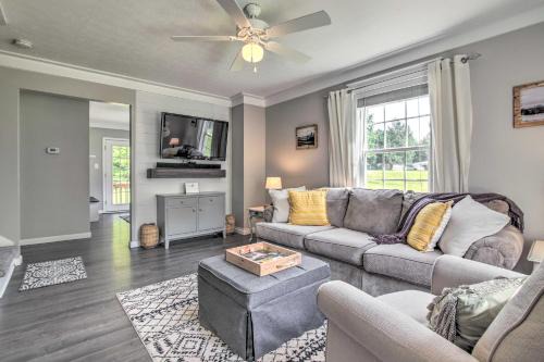 Fort Payne House | Stylish Fort Payne Retreat: Hike & Rock Climb