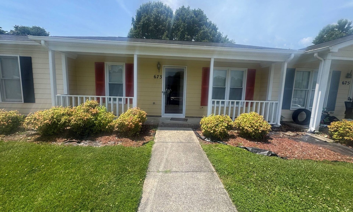 Greensboro House | Stylish Fully Private 2BR 2BA Townhome