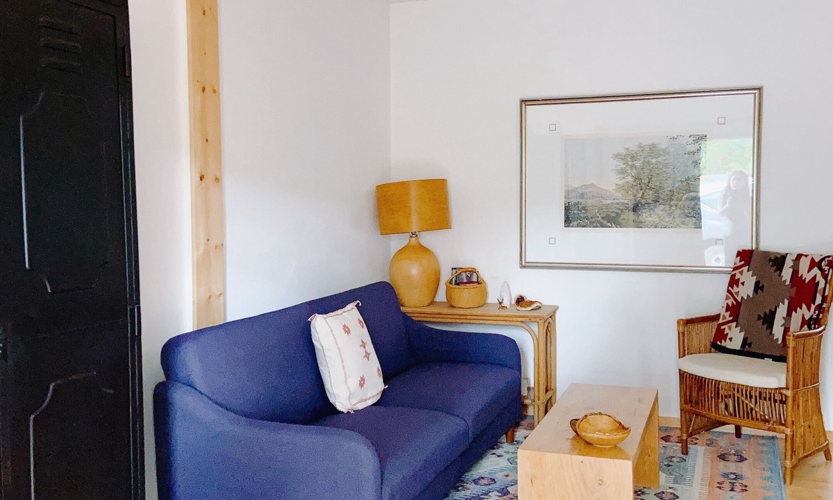 Sleepy Hollow Apartment | Stylish Garage Apt. Self-Check in - Marin Hiking!