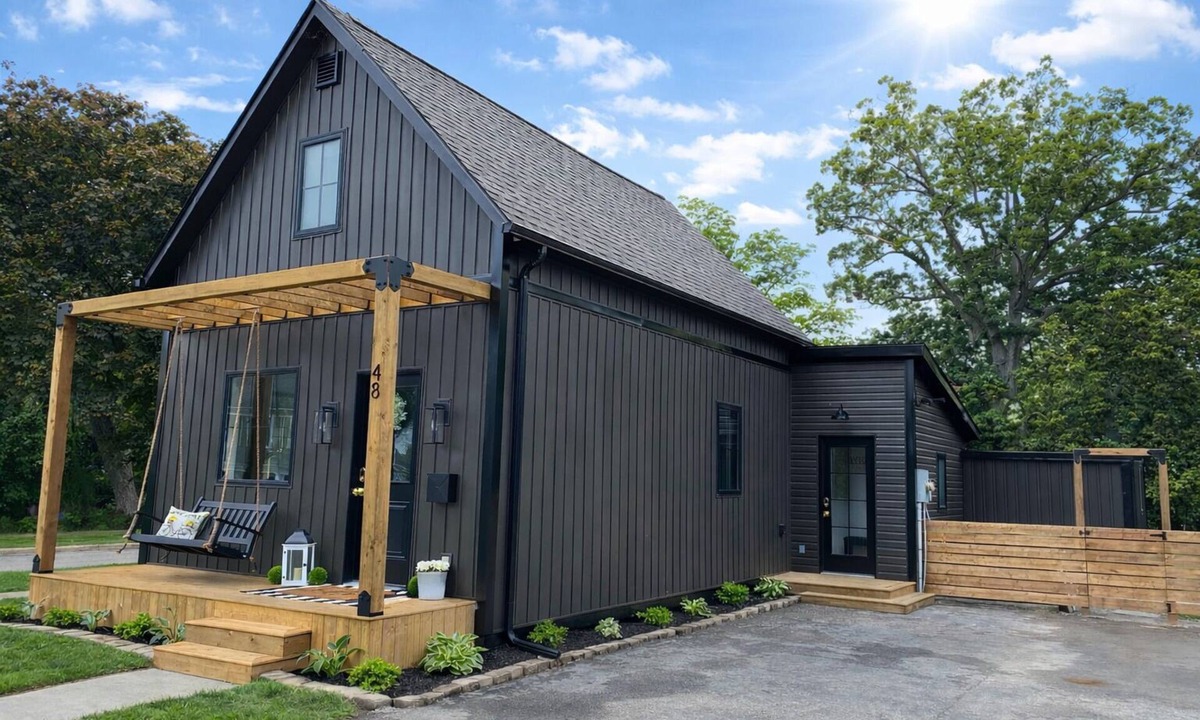 Kingsville House | Stylish Getaway - Walk to downtown + Parks, Fenced yard + Firepit + Smart TVs
