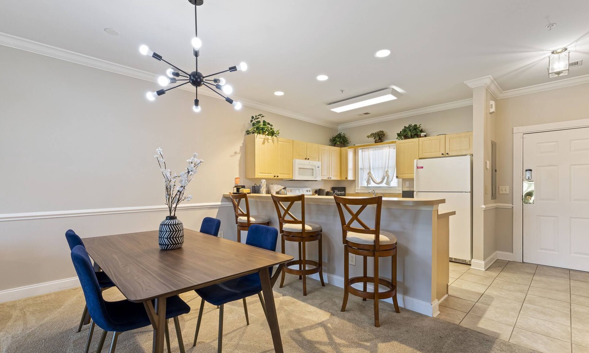 Central Myrtle Beach Condo | Stylish Golf Beach Getaway
