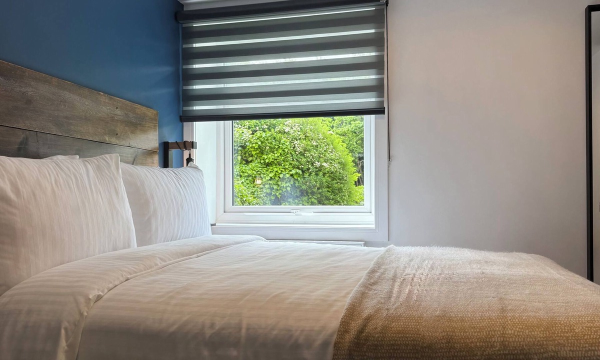 Chard Apartment | Stylish Ground Studio with Kitchenette - Double