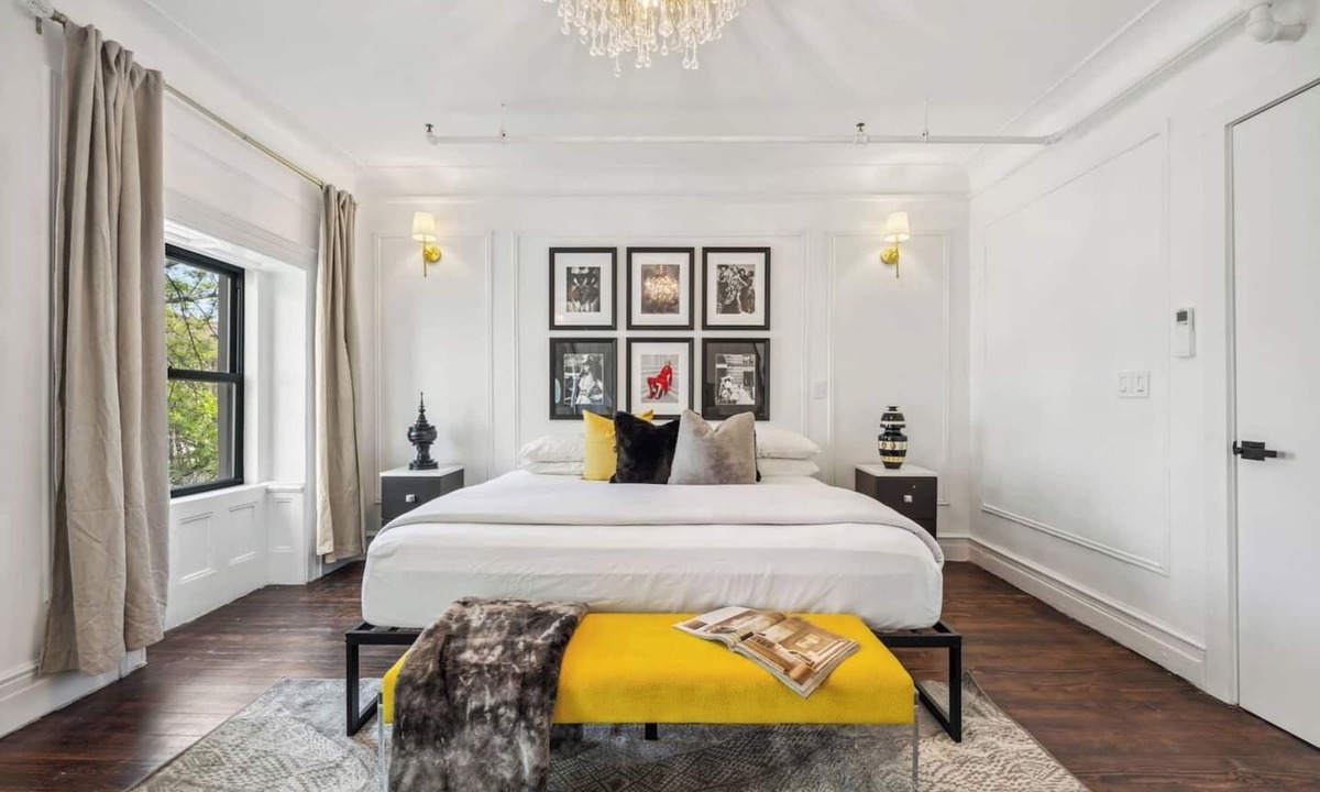 Hamilton Heights Hotel | Stylish Group Retreat –Sleeps 16