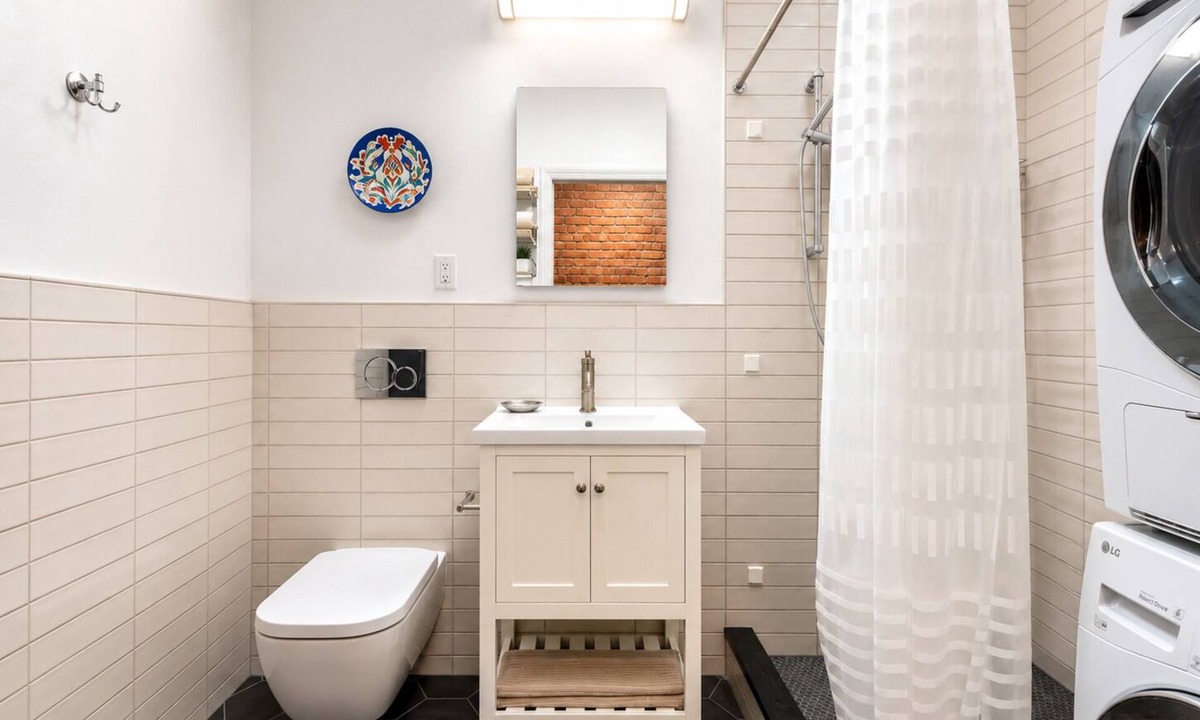 East Harlem Apartment | Stylish Harlem Duplex with Private Patio Near Central Park