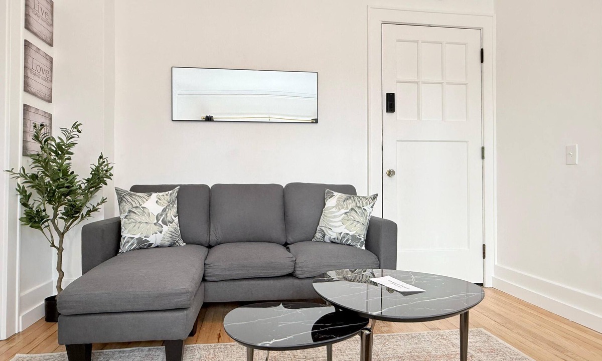 East Avenue Apartment | Stylish High Falls studio with a kitchen, Smart TV, and prime downtown location.