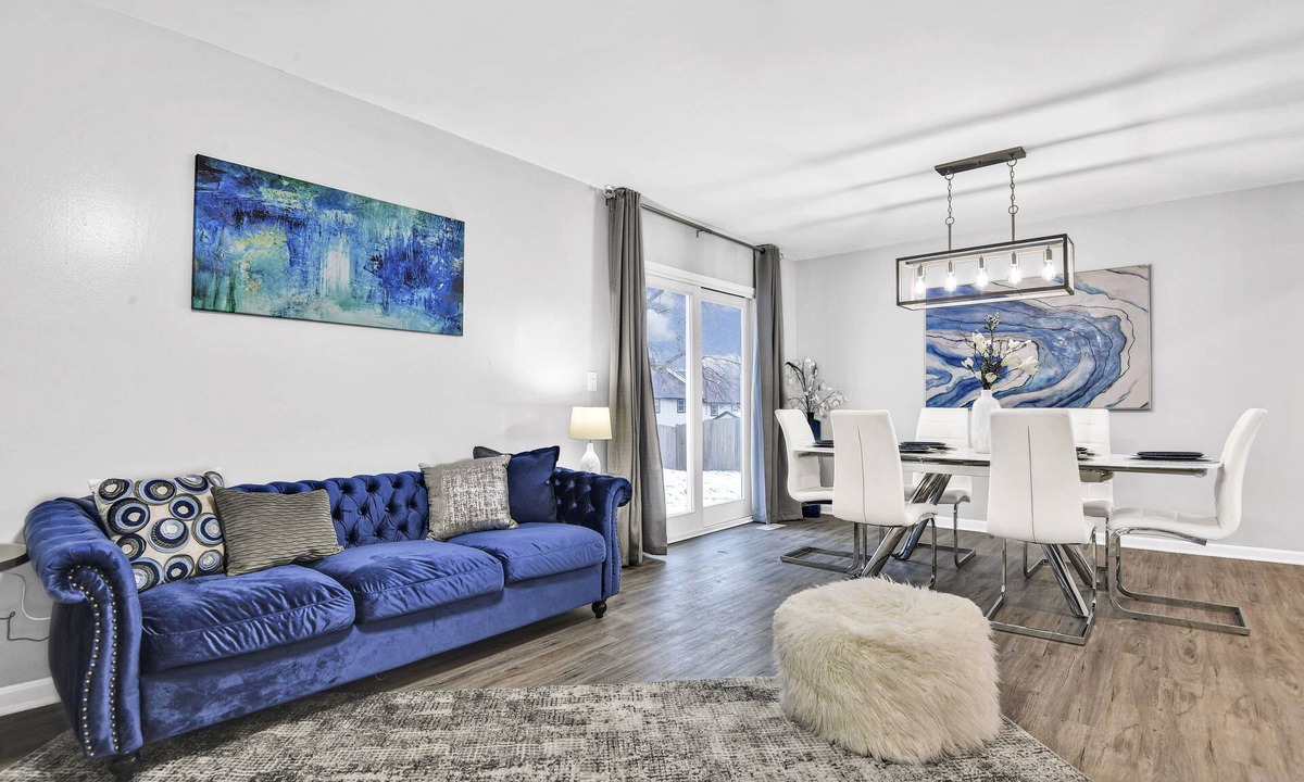 Mission House | ♦Stylish Home♦Corner Lot♦Full Kitchen♦Backyard♦10min→DT♦Google Fiber♦