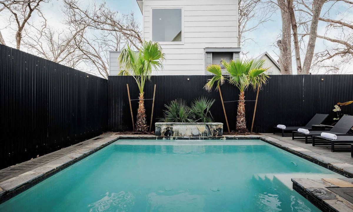 East MLK House | Stylish Home, near Downtown | Heated Pool