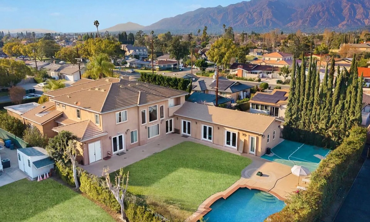 Arcadia House | Stylish home with fun amenities
