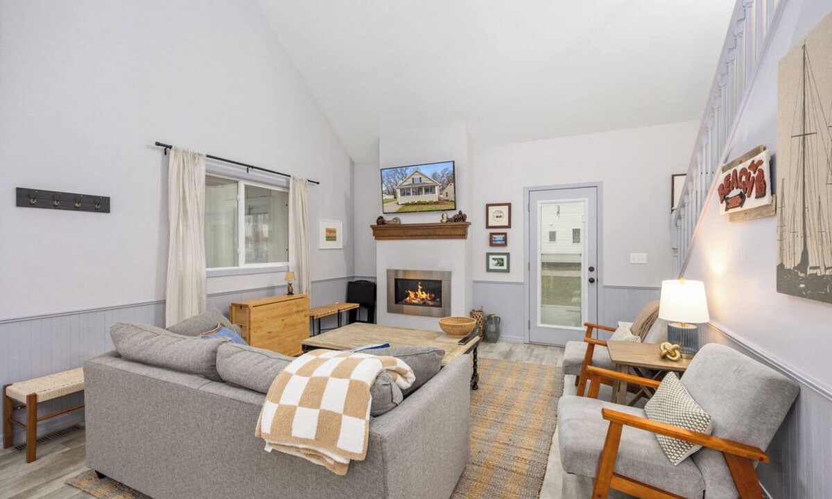 Spring Lake House | Stylish Home with Private Beach