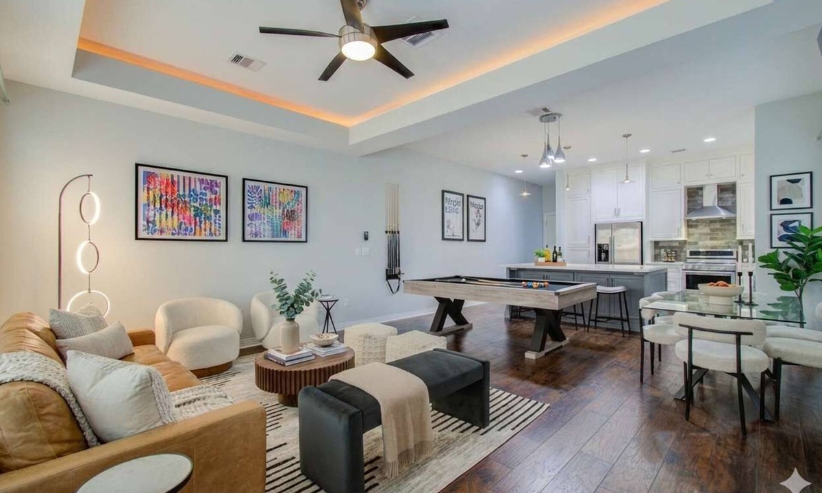 Washington Ave./ Memorial Park House | Stylish Home with Patio & Pool Table, Walkable