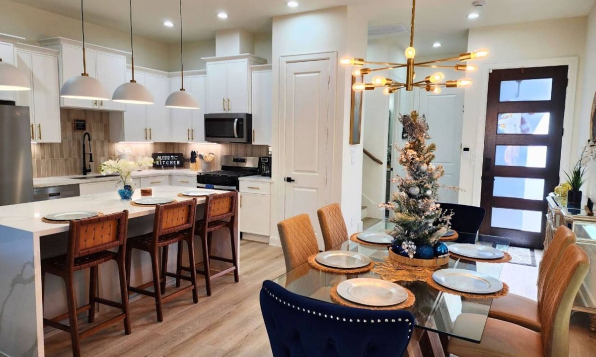 OST - South Union House | Stylish Houston Home Near NRG