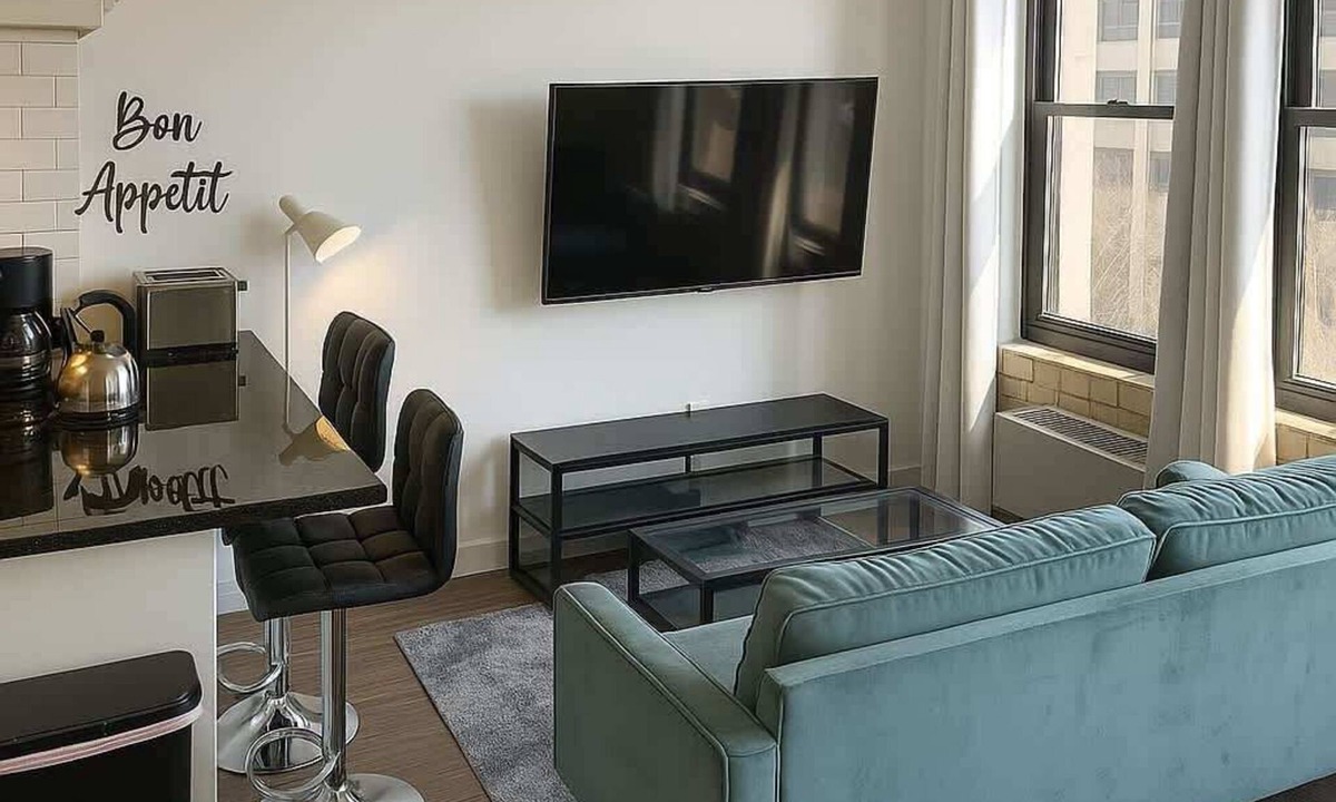 Indian Village Apartment | Stylish HydePark Studio Retreat